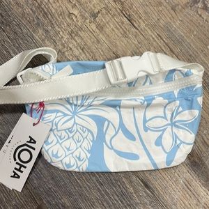 NWT ALOHA Collection hip pack